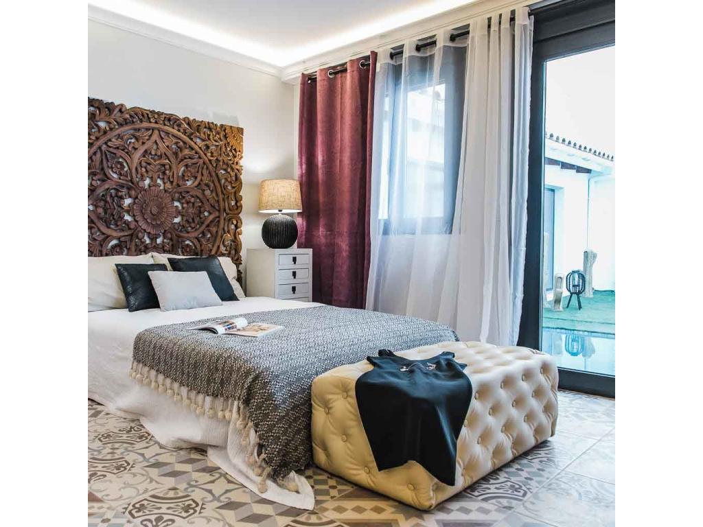 Banc rembourré blanc 108x54x40h EZEE87807